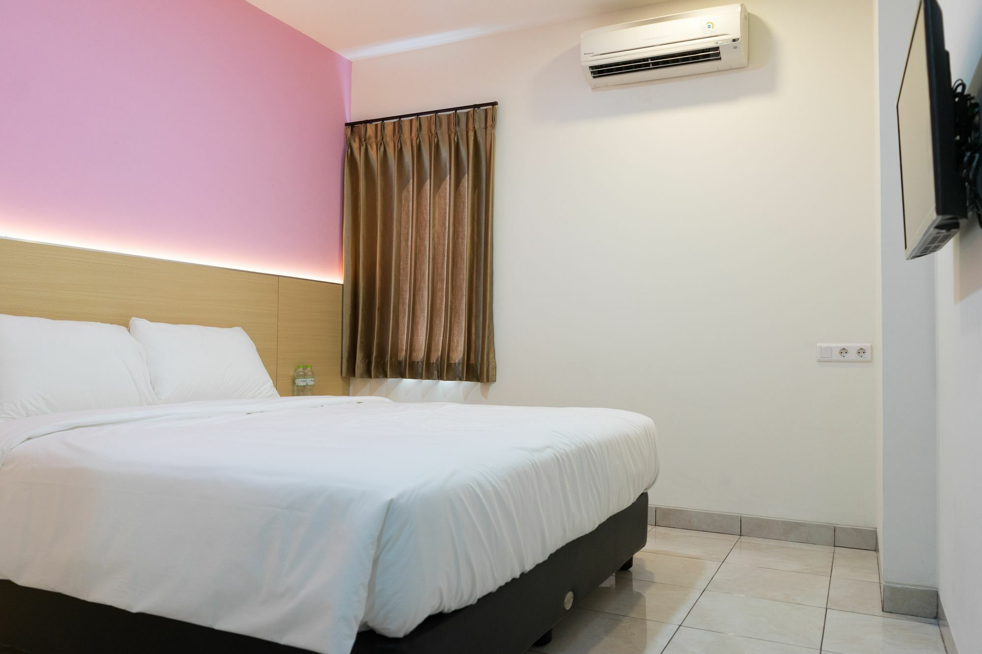 I&M Hotel Сурабая Екстериор снимка