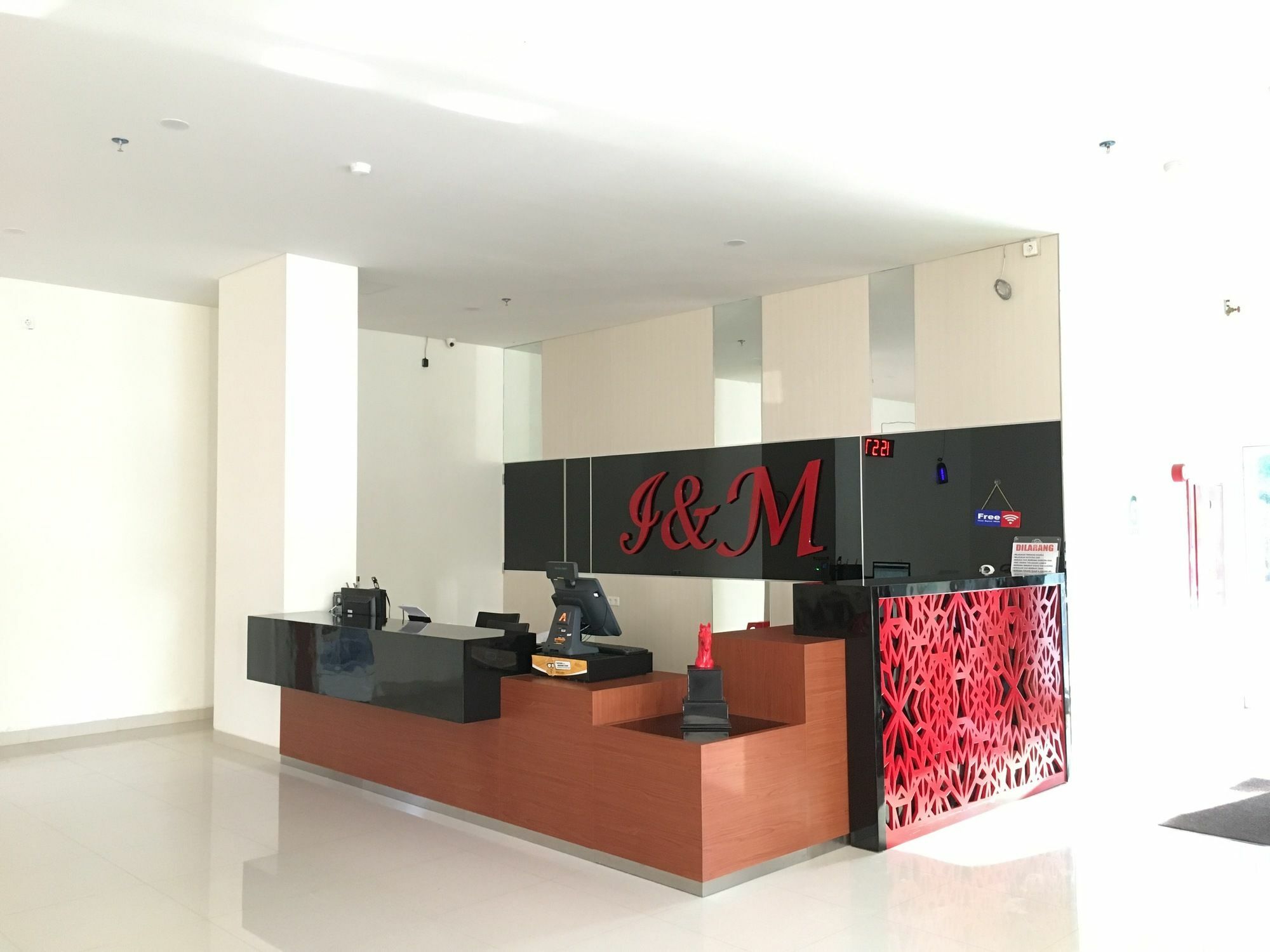 I&M Hotel Сурабая Екстериор снимка